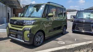 ◆ファンクロス ◆フォレストカーキメタリック ◆2WD